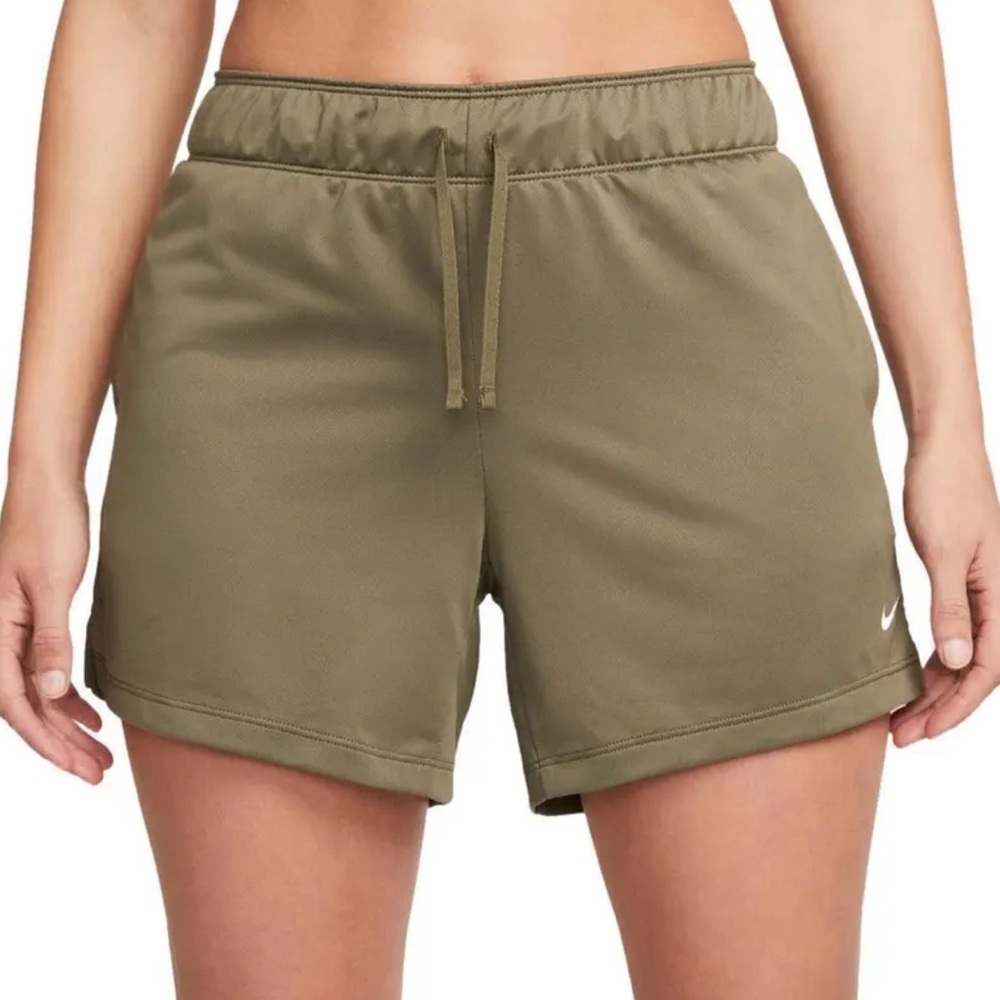 Size M Nike shorts BRAND NWT